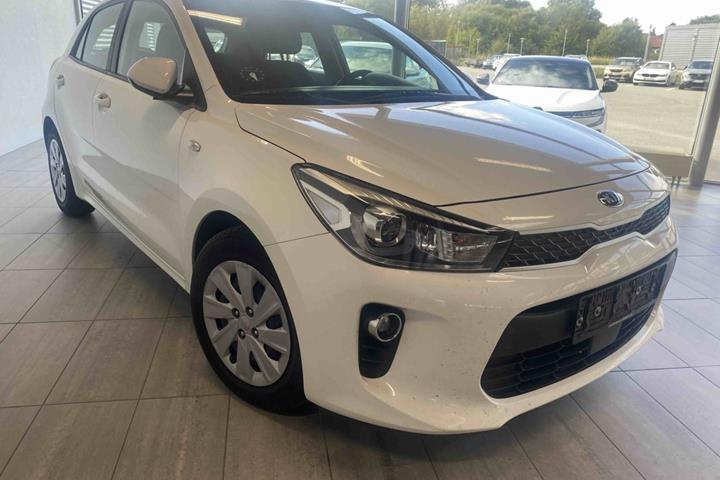 Hvid Kia Rio fra 2017