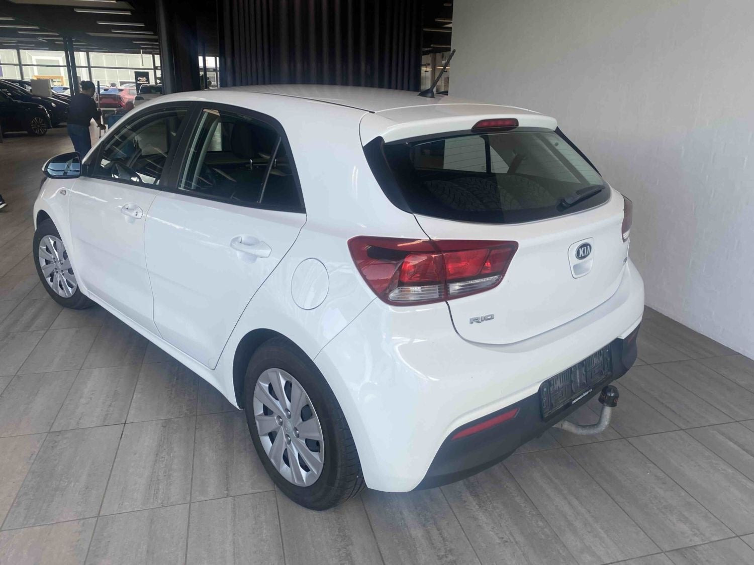 Hvid Kia Rio fra 2017