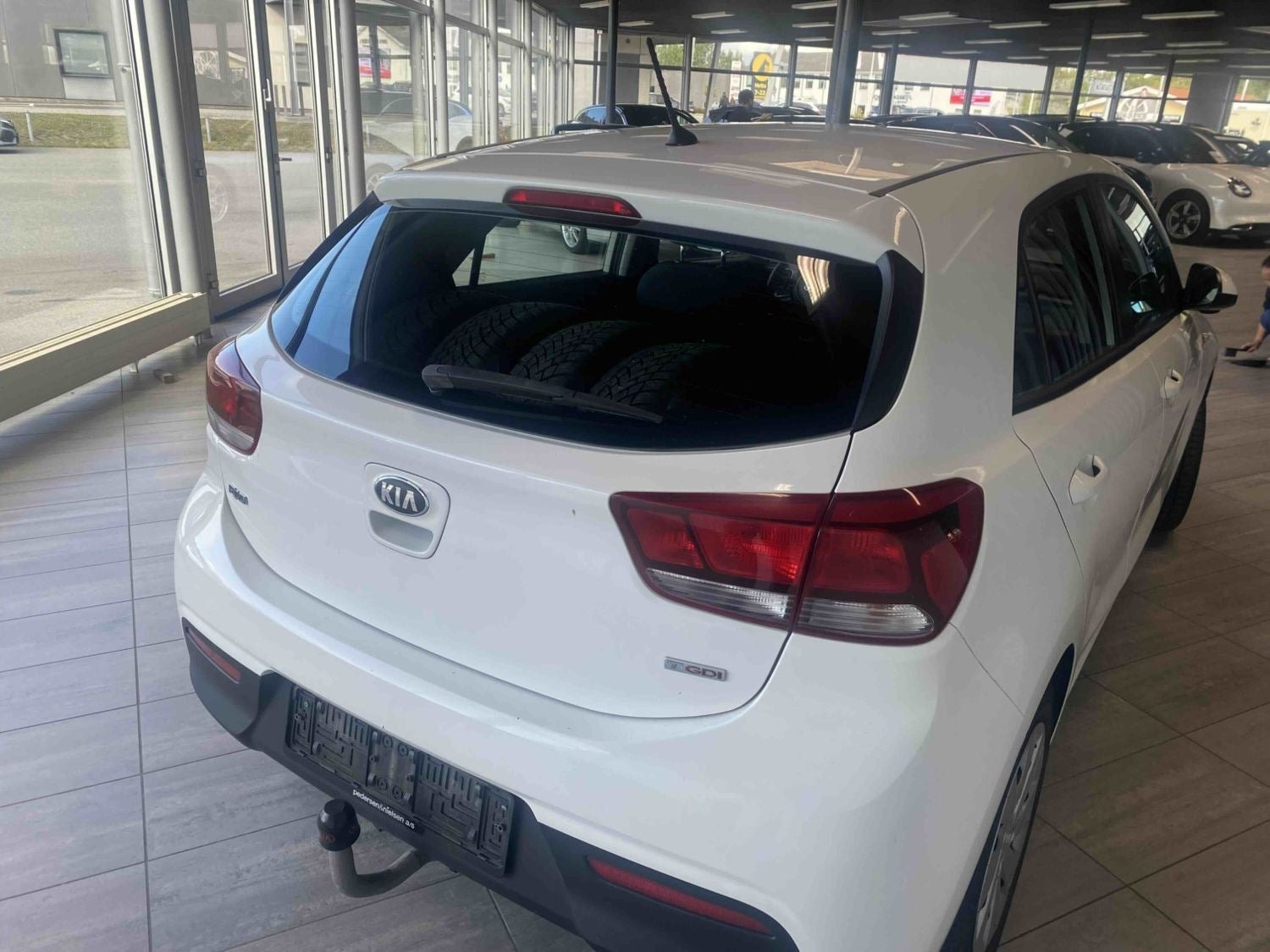 Hvid Kia Rio fra 2017