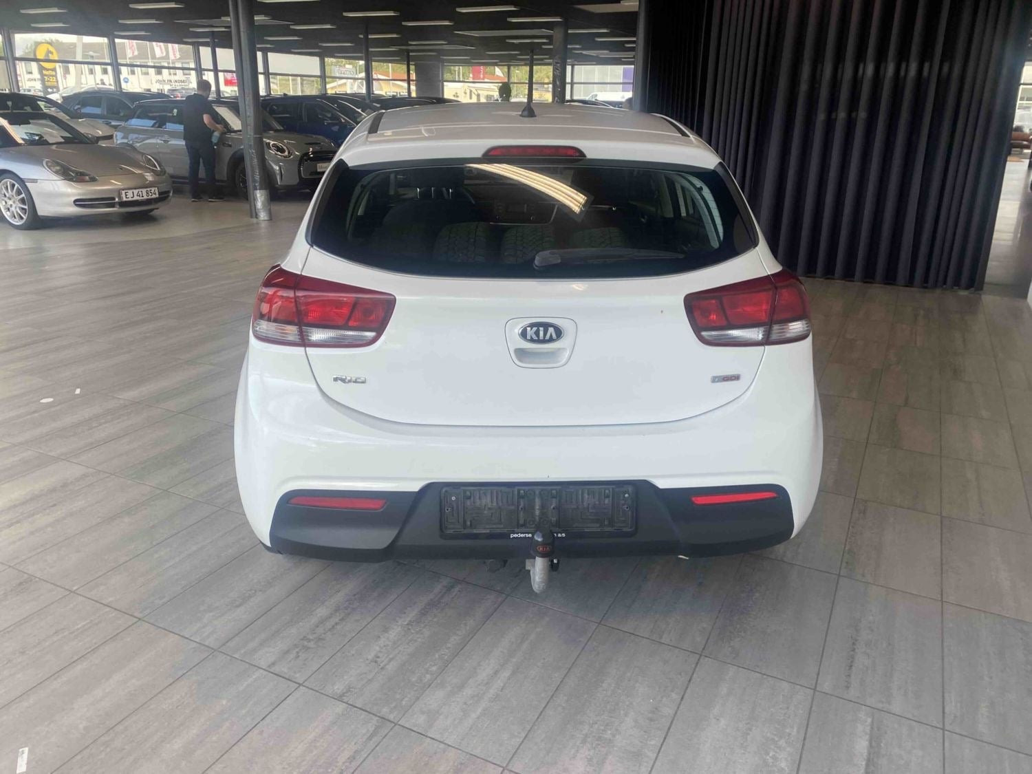 Hvid Kia Rio fra 2017