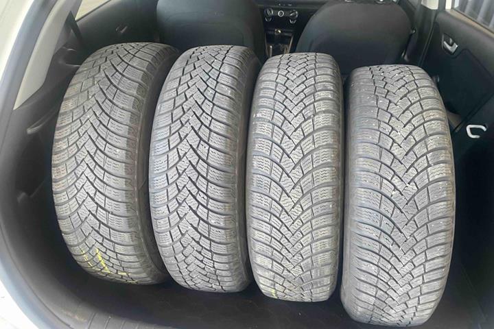 Hvid Kia Rio fra 2017