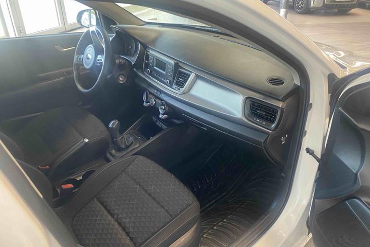 Hvid Kia Rio fra 2017