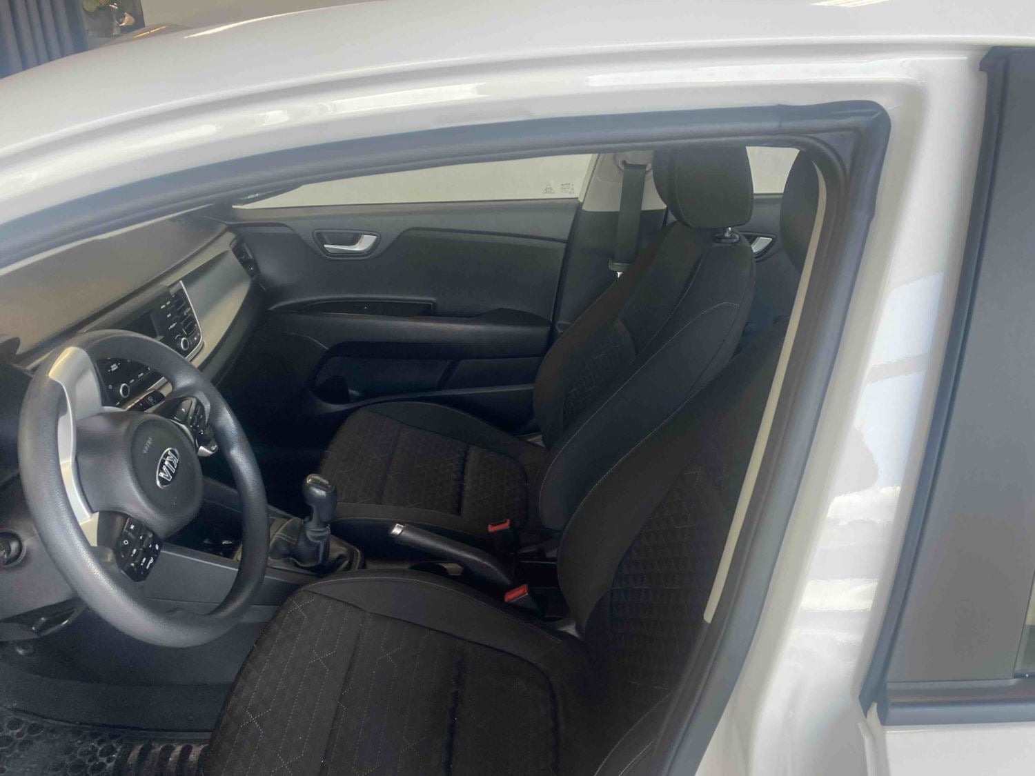 Hvid Kia Rio fra 2017