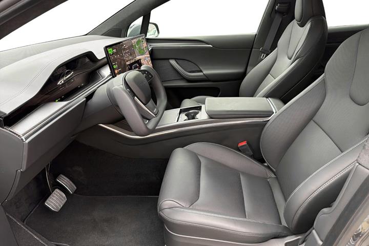 Grå Tesla Model X fra 2023