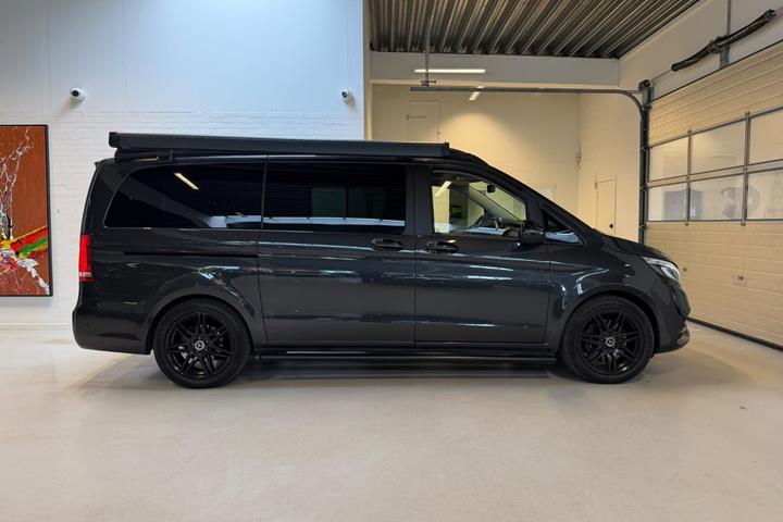 Sort Mercedes V300 d fra 2020