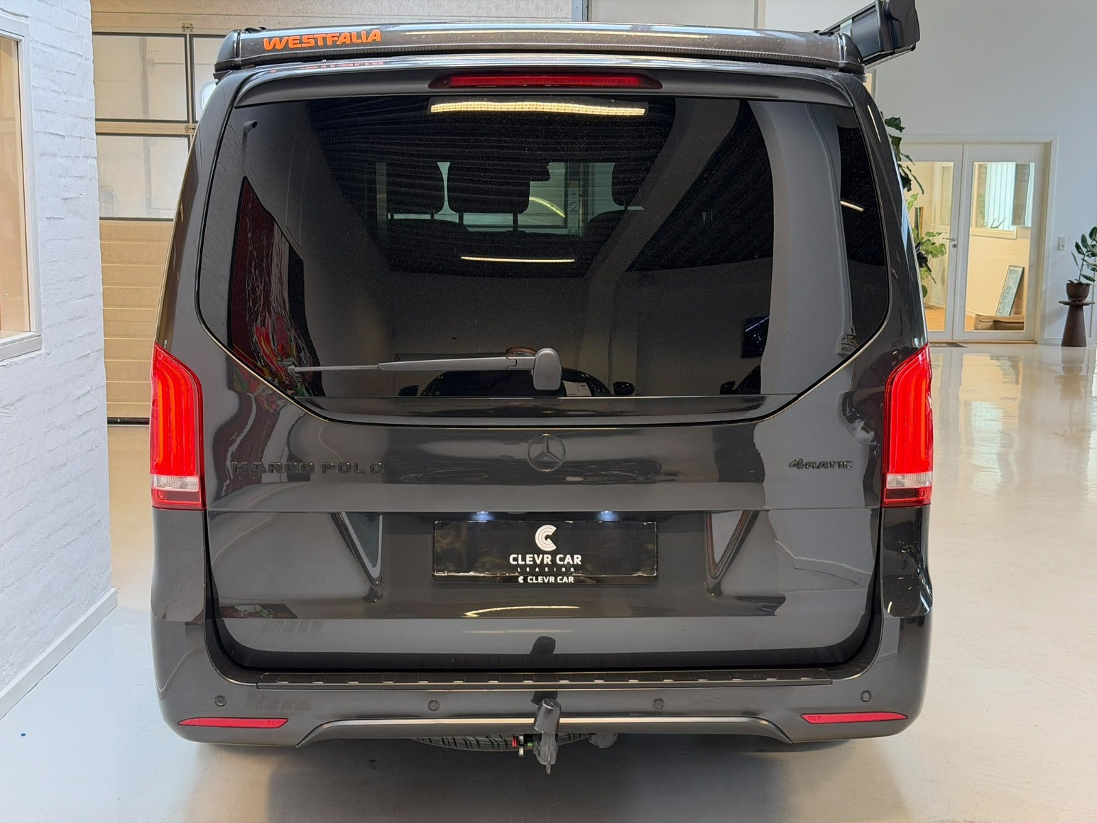 Sort Mercedes V300 d fra 2020