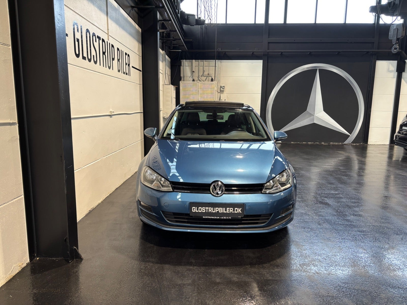 Blå VW Golf VII fra 2016