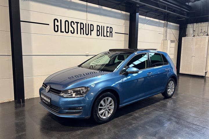 Blå VW Golf VII fra 2016