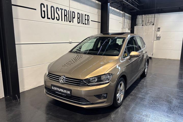 Beige VW Golf Sportsvan fra 2016