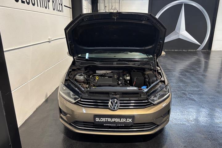 Beige VW Golf Sportsvan fra 2016