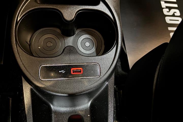 Grå Fiat 500 fra 2020