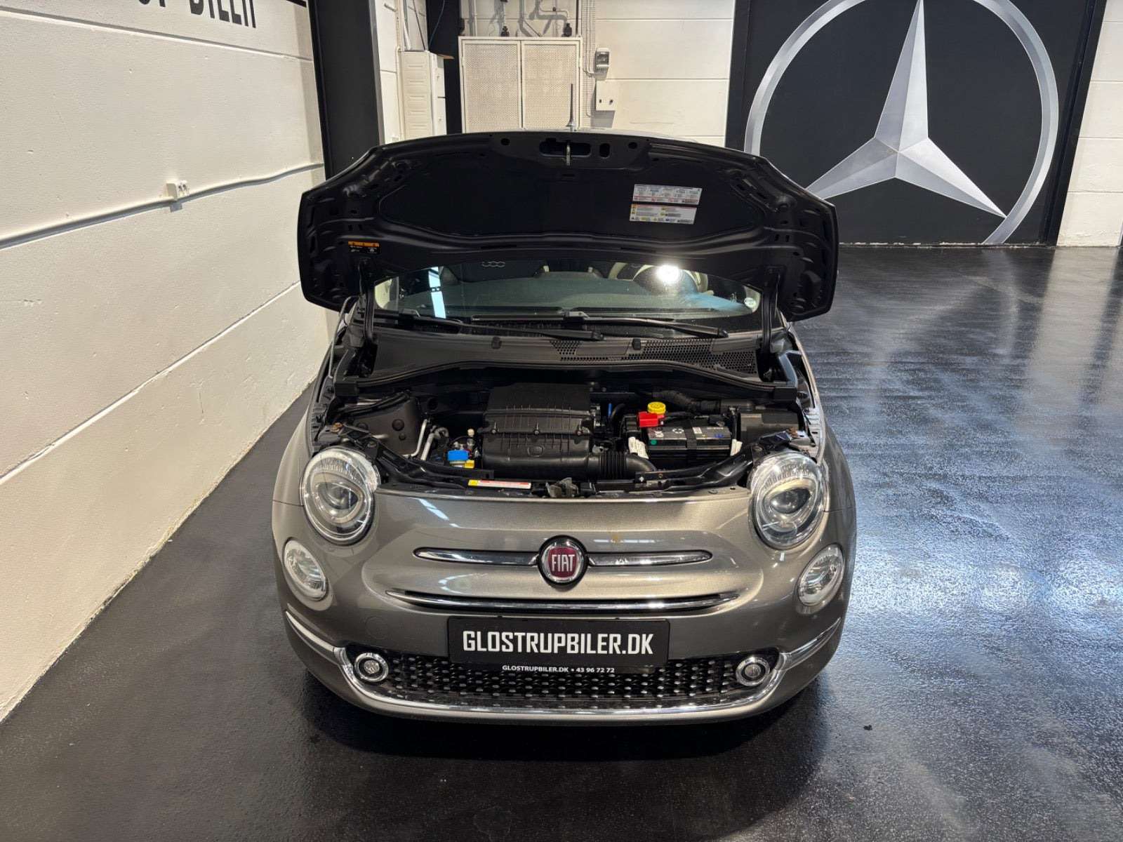 Grå Fiat 500 fra 2020