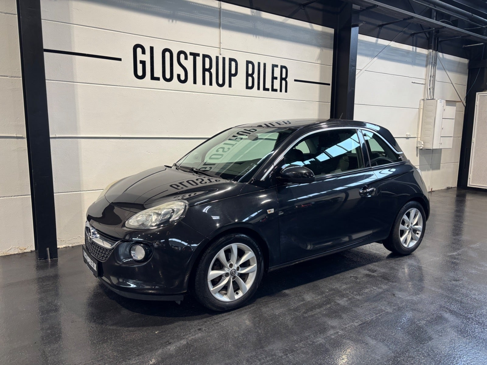 Sort Opel Adam fra 2013
