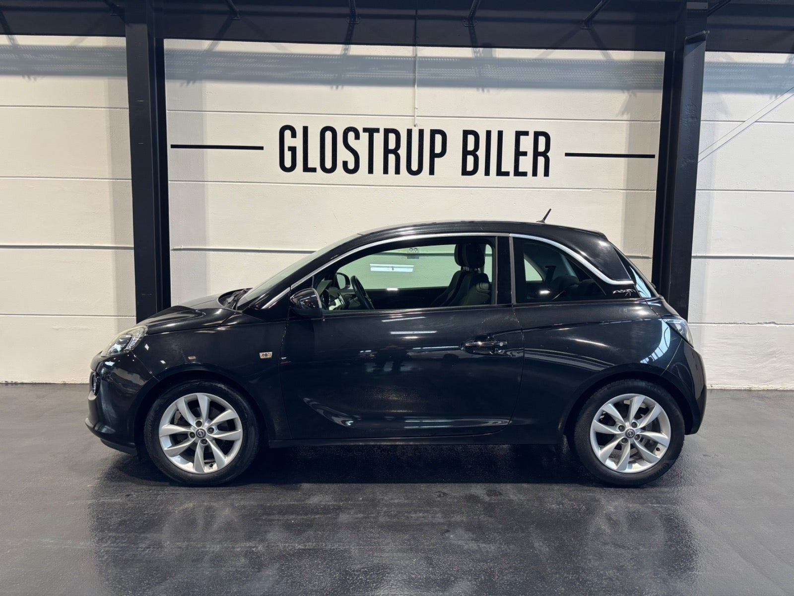 Sort Opel Adam fra 2013