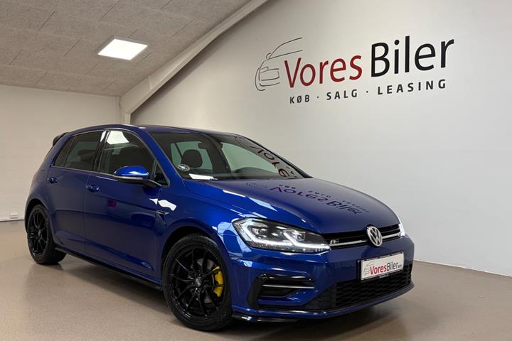 Blå VW Golf VII fra 2019