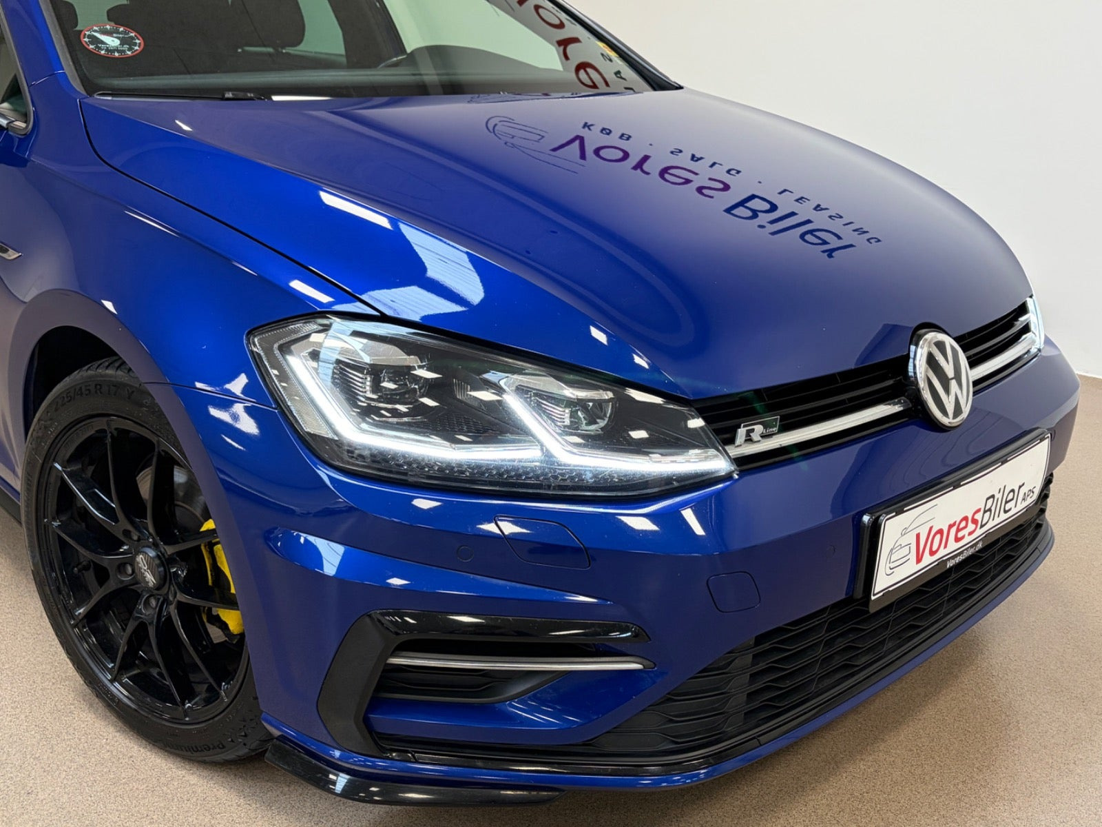Blå VW Golf VII fra 2019