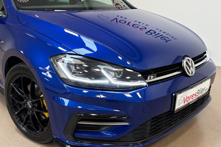 Blå VW Golf VII fra 2019