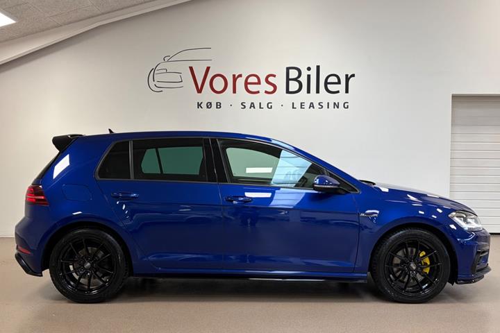 Blå VW Golf VII fra 2019