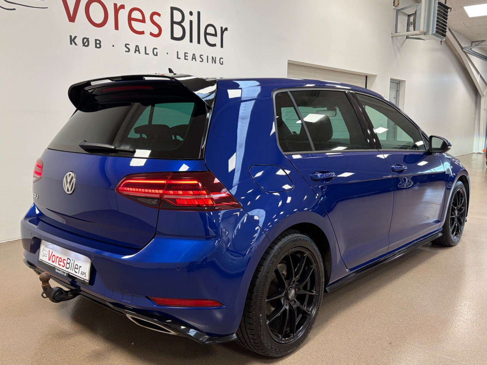 Blå VW Golf VII fra 2019