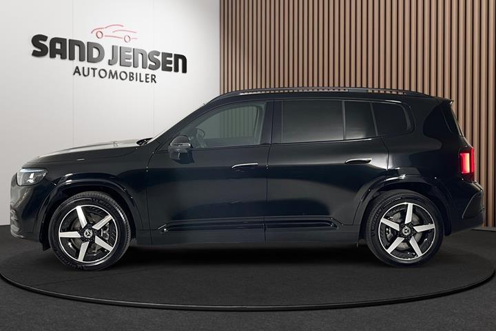 Sort Mercedes GLB250+ fra 2026