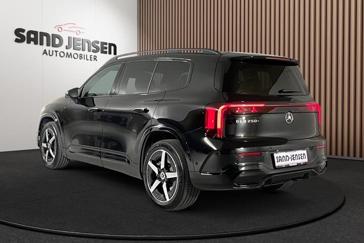 Sort Mercedes GLB250+ fra 2026
