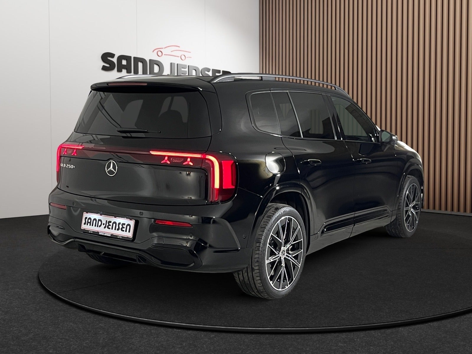 Sort Mercedes GLB250+ fra 2026