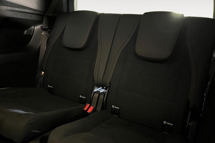 Sort Mercedes GLB250+ fra 2026