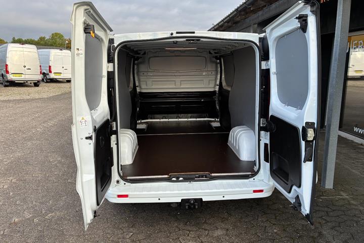 Hvid Renault Trafic fra 2022