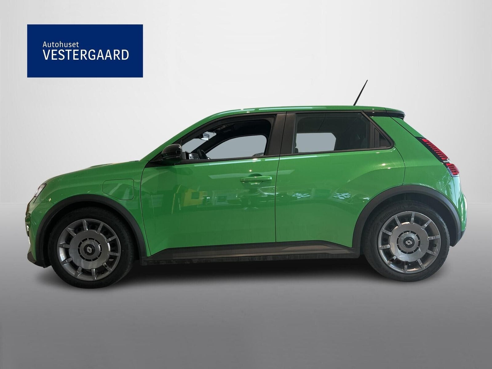 Grøn Renault 5 E-Tech fra 2025