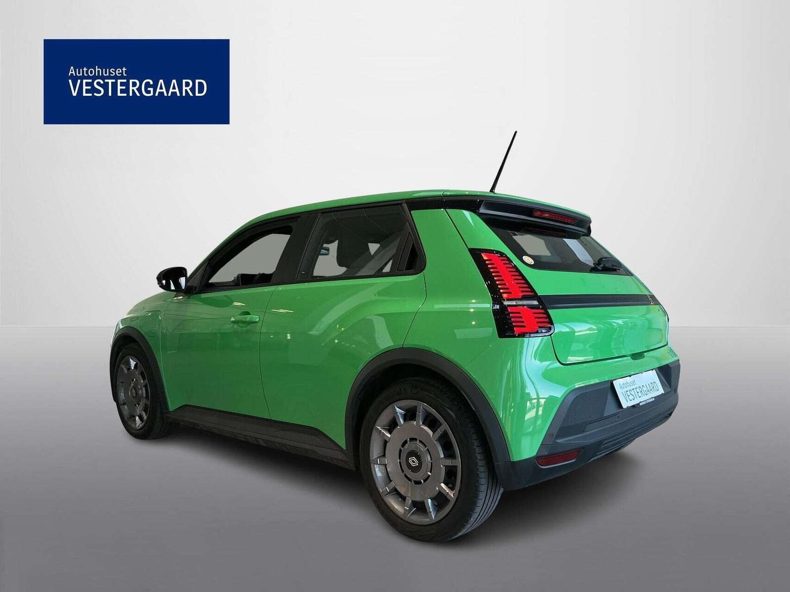 Grøn Renault 5 E-Tech fra 2025