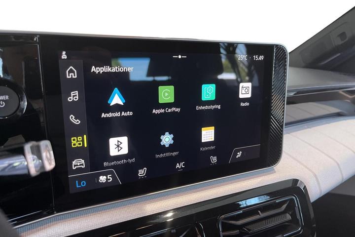 Grøn Renault 5 E-Tech fra 2025