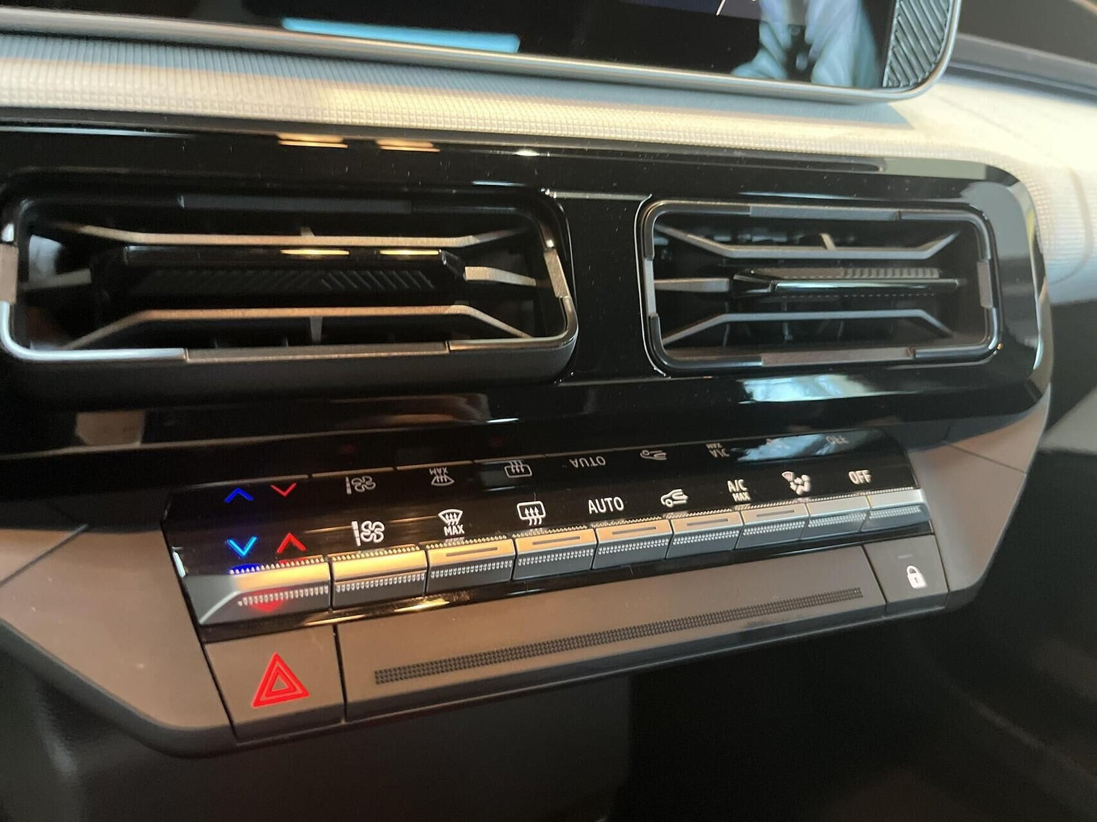 Grøn Renault 5 E-Tech fra 2025