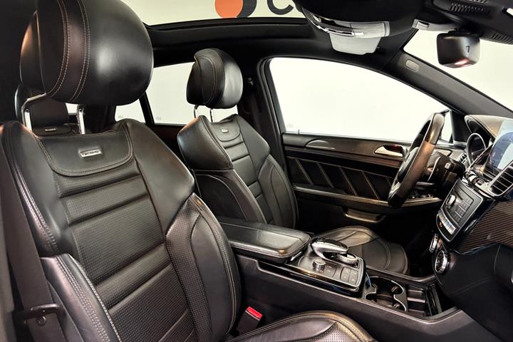 Sort Mercedes GLE63 fra 2015