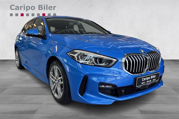 Blå BMW 118i fra 2020