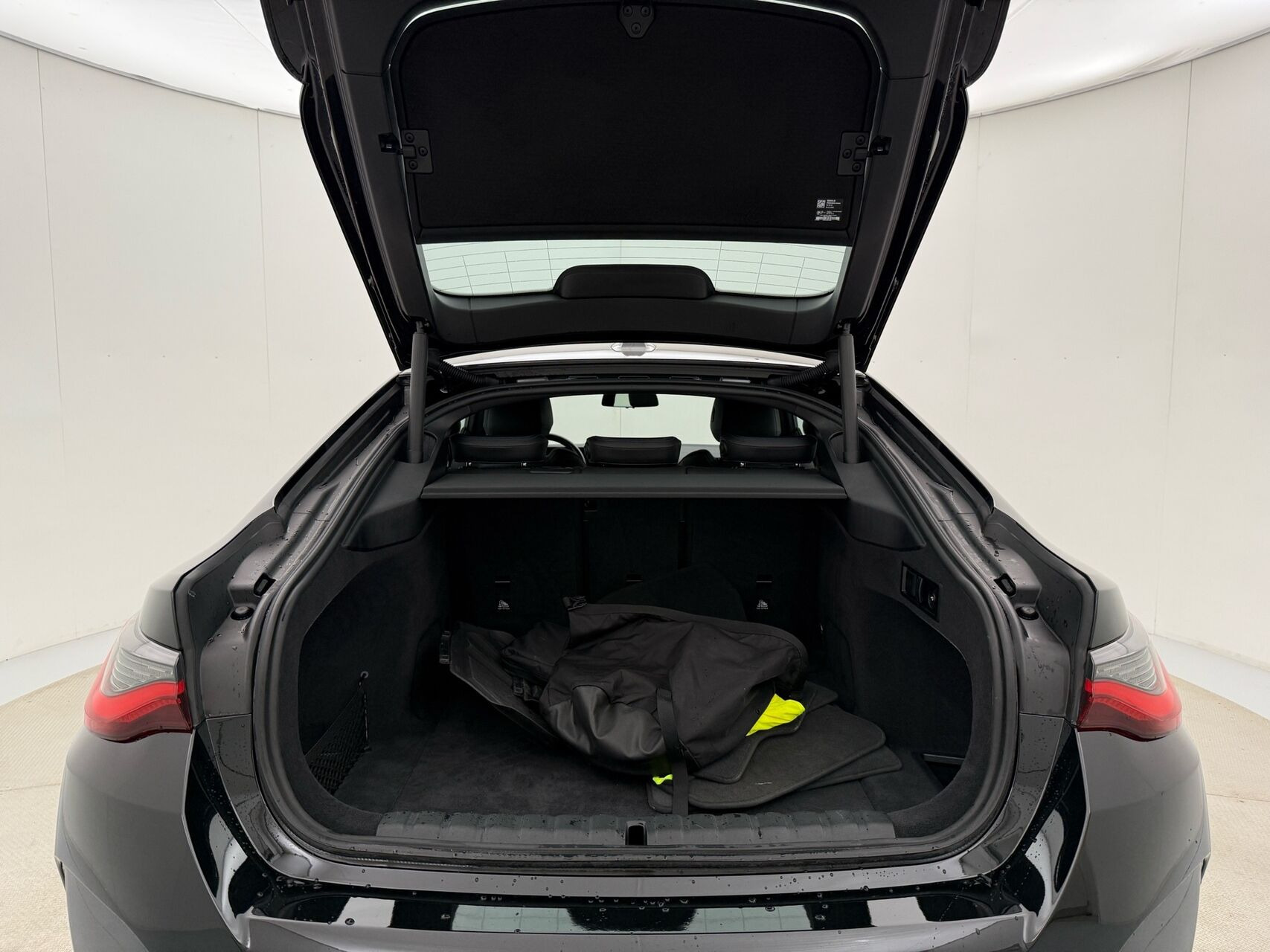 Sort BMW i4 fra 2023