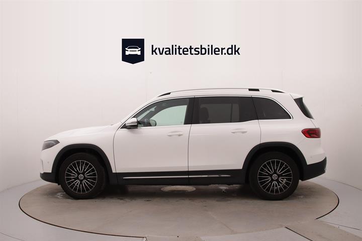 Hvid Mercedes EQB250+ fra 2024