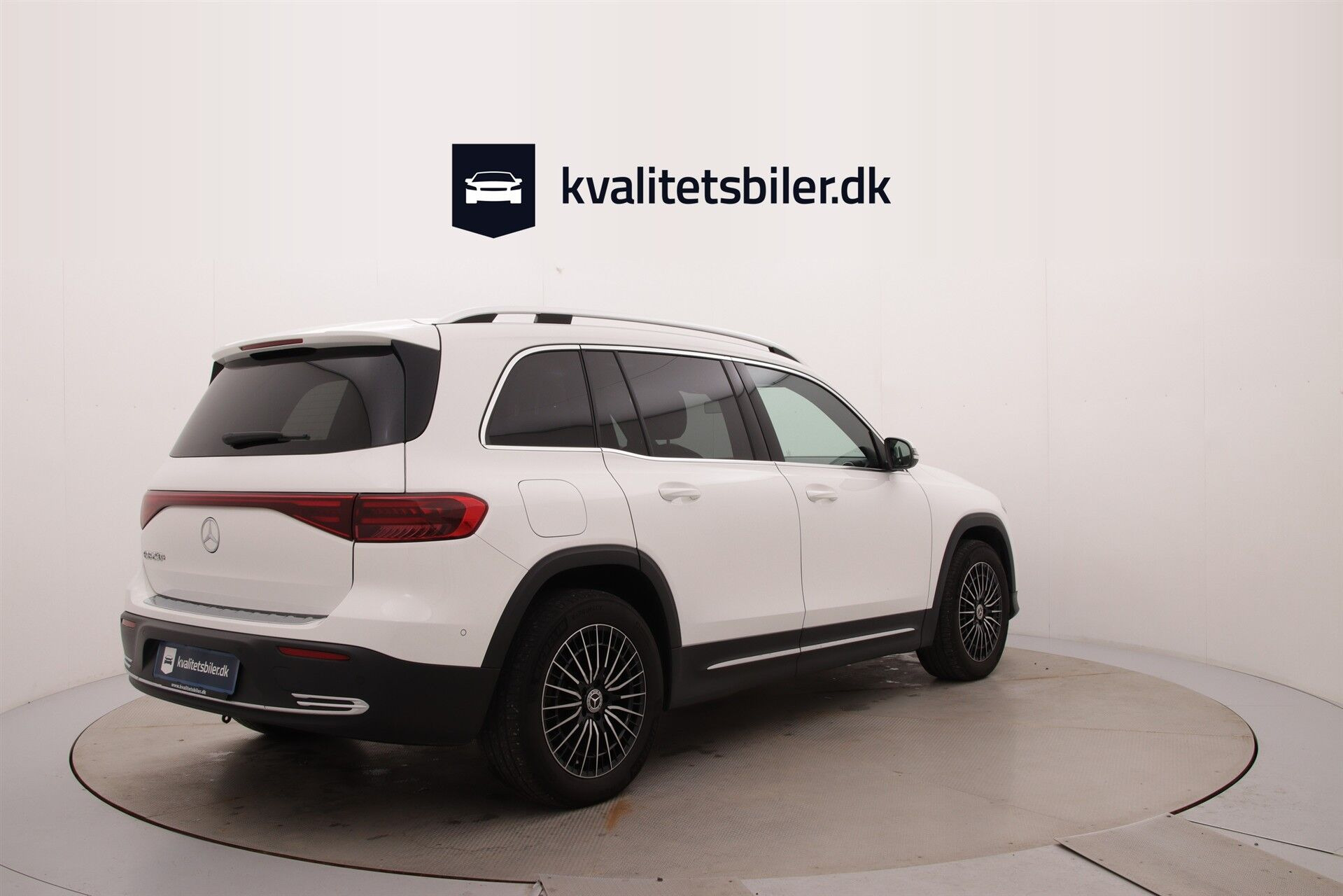 Hvid Mercedes EQB250+ fra 2024