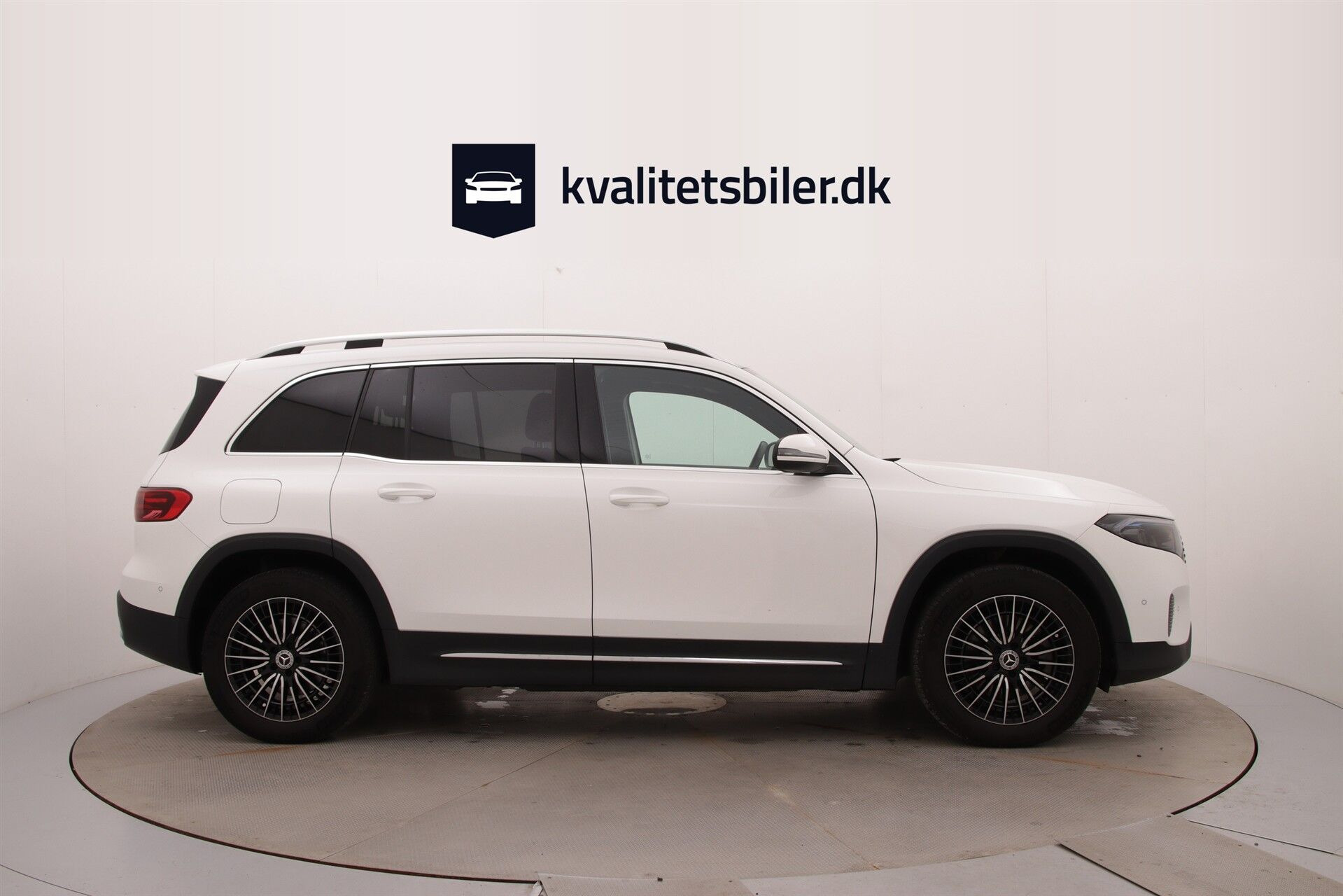 Hvid Mercedes EQB250+ fra 2024