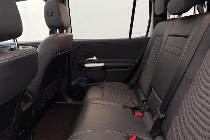 Hvid Mercedes EQB250+ fra 2024