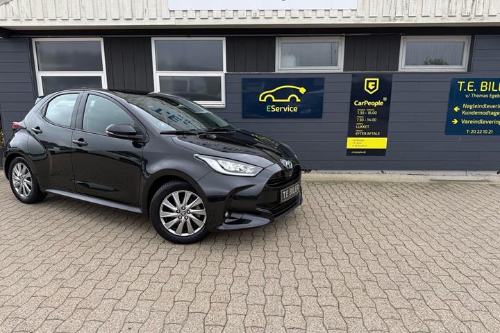 Sort Toyota Yaris fra 2022