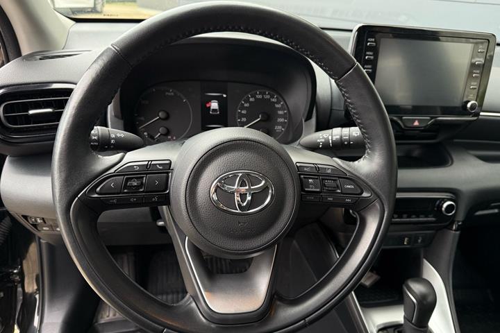Sort Toyota Yaris fra 2022