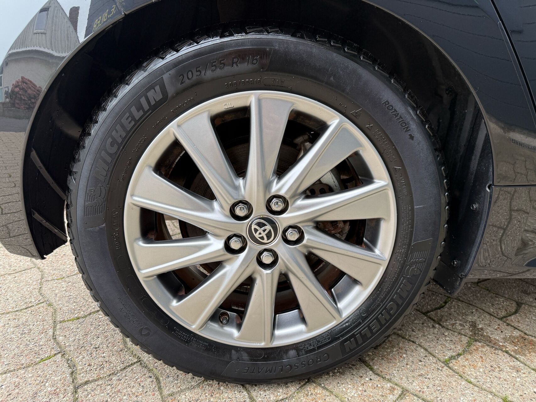 Sort Toyota Yaris fra 2022