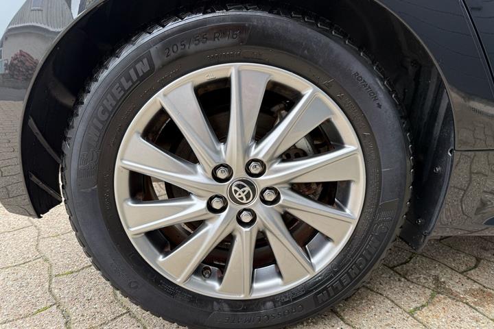 Sort Toyota Yaris fra 2022