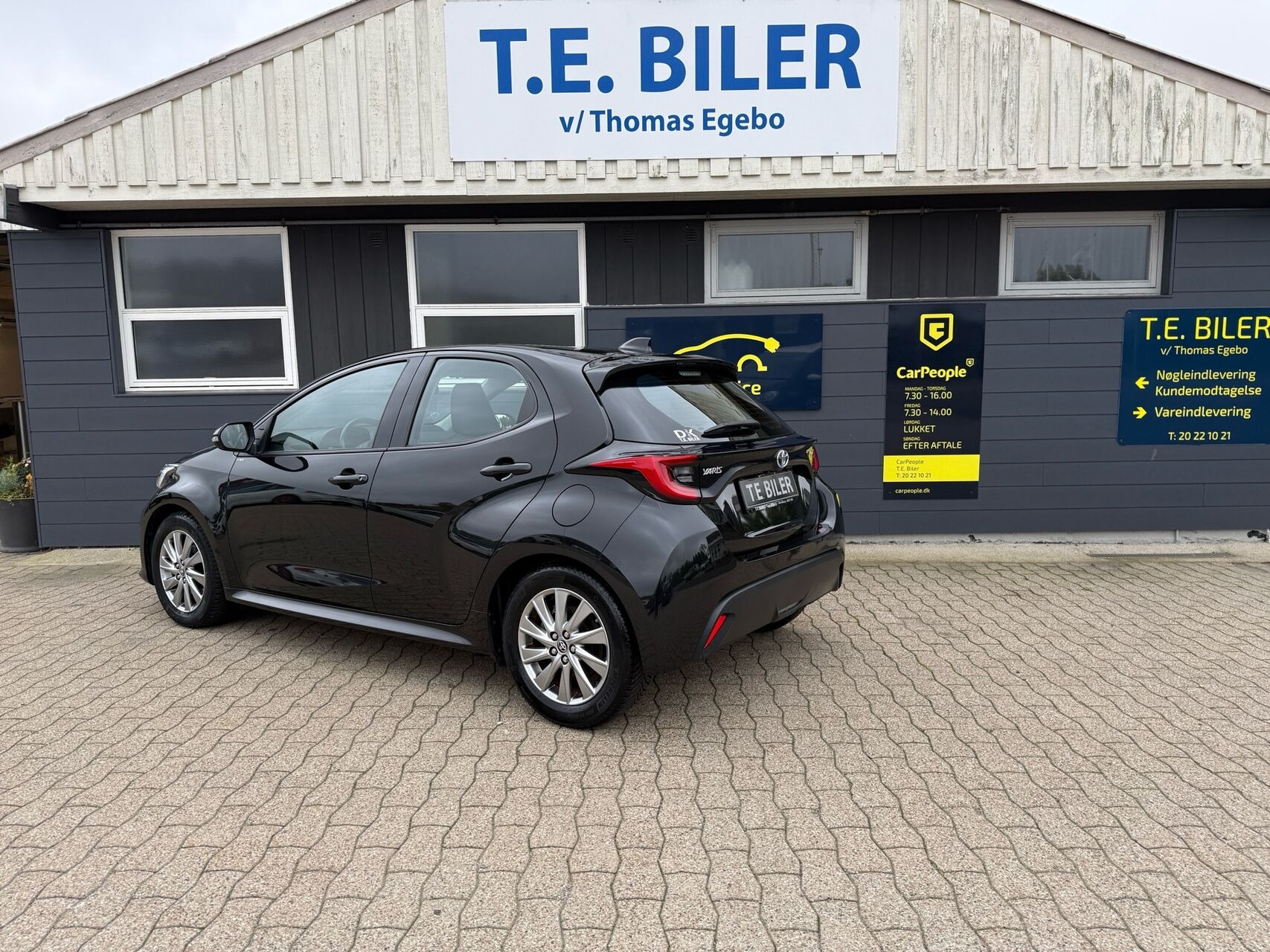 Sort Toyota Yaris fra 2022