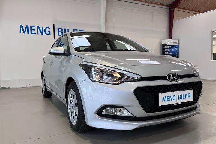 Sølv Hyundai i20 fra 2017
