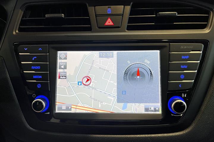 Sølv Hyundai i20 fra 2017