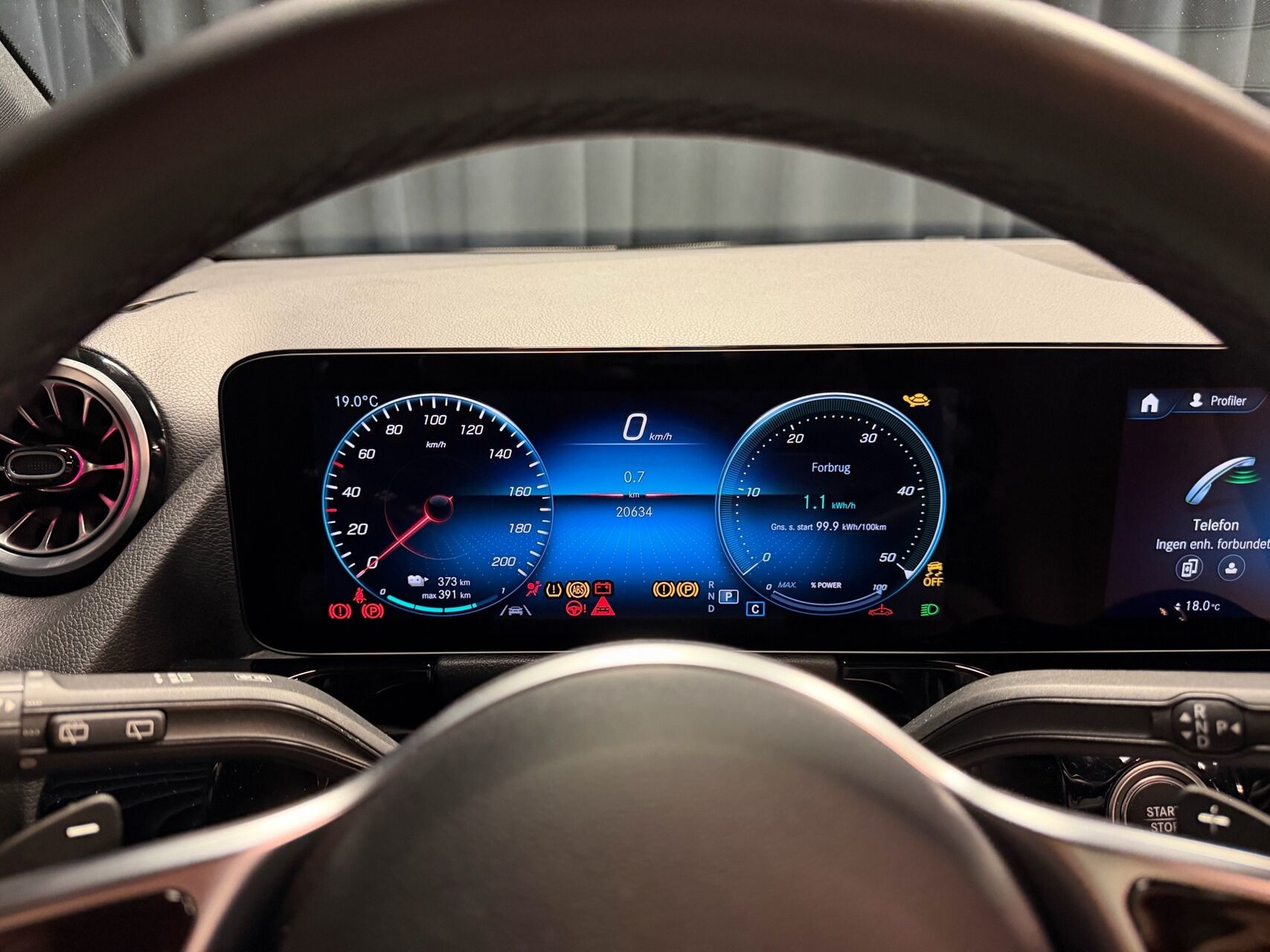 Sort Mercedes EQA250 fra 2023