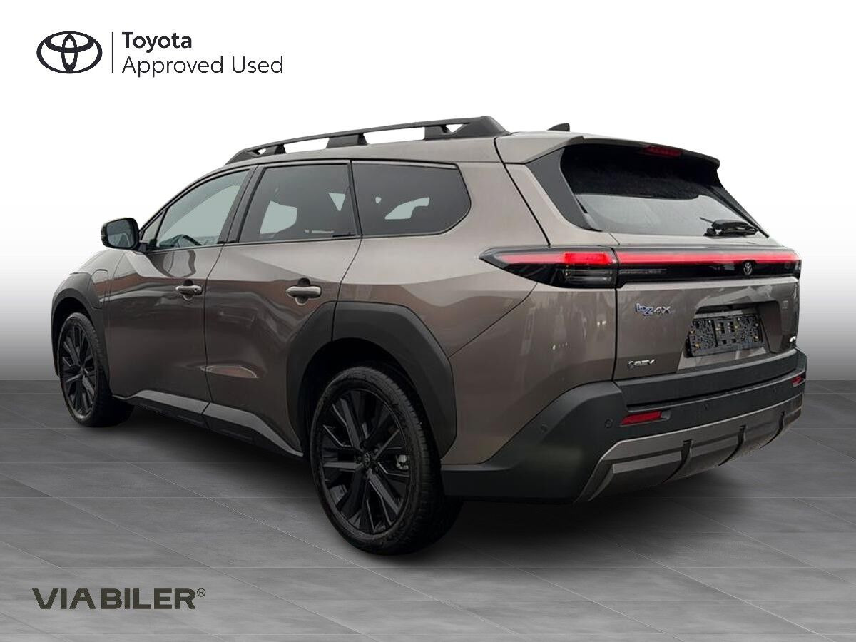 Bronze Toyota bZ4X Touring fra 2026
