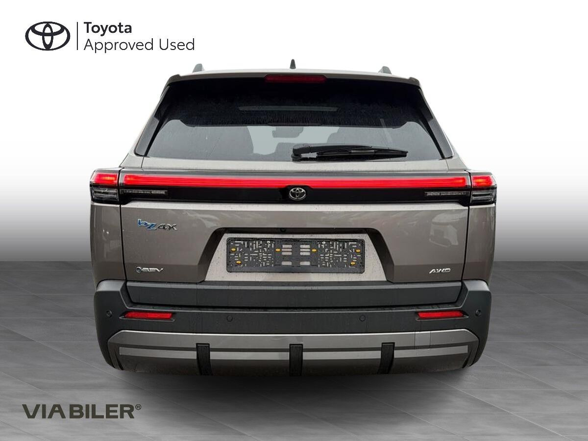 Bronze Toyota bZ4X Touring fra 2026