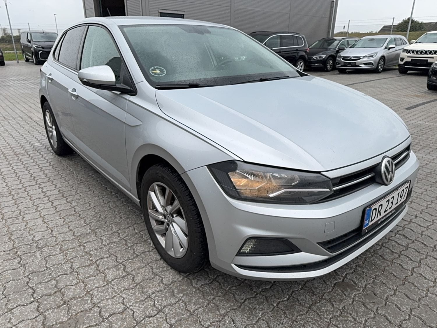 Sølv VW Polo fra 2019